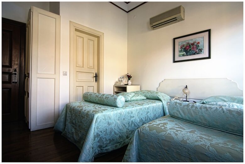 Minyon Hotel