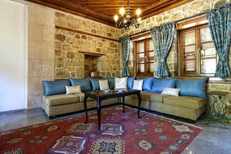 Minyon Hotel