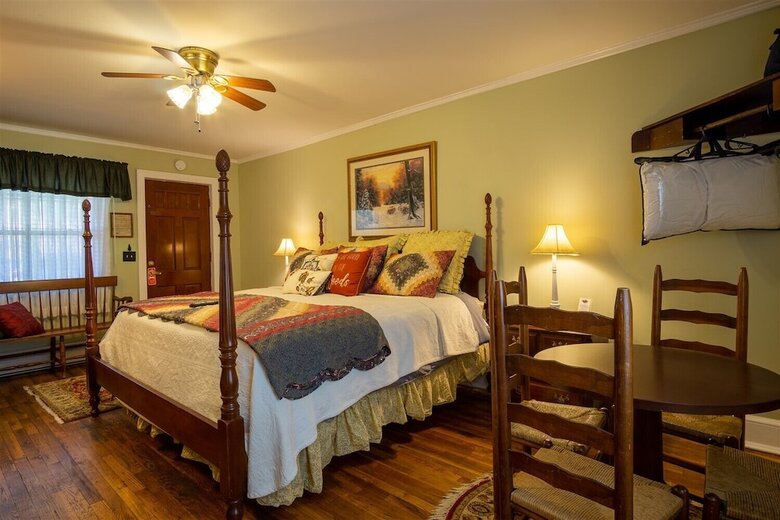 Hotel Hemlock Inn