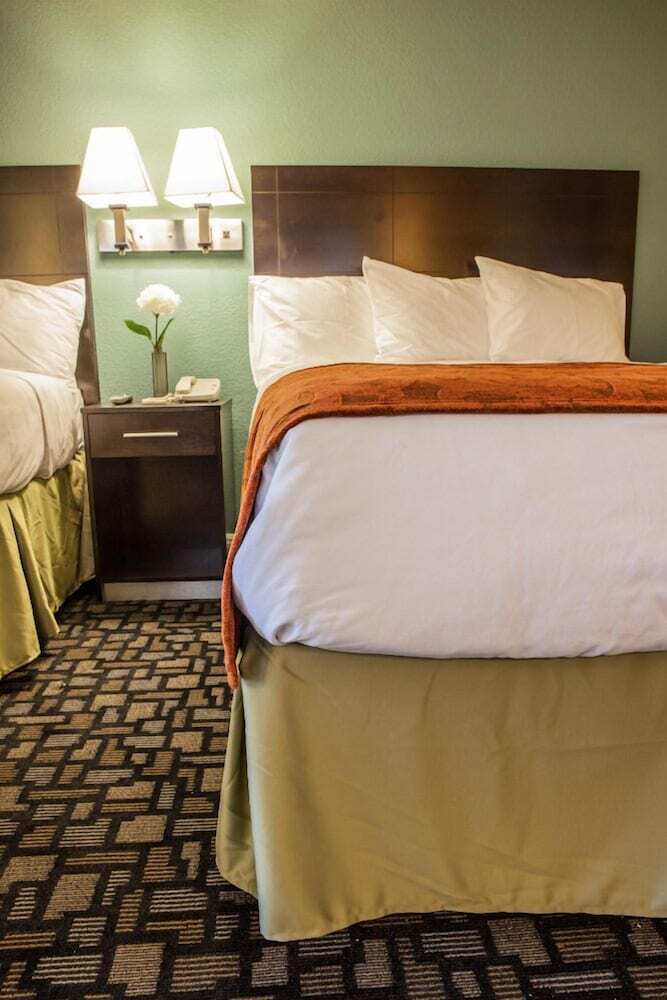 Motel Marinwood Inn & Suites