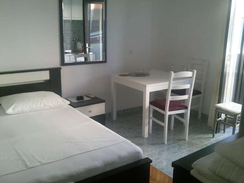 Apartments And Rooms Rogosic