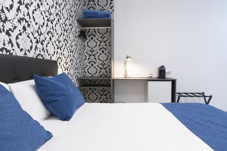 Hotel I Host You