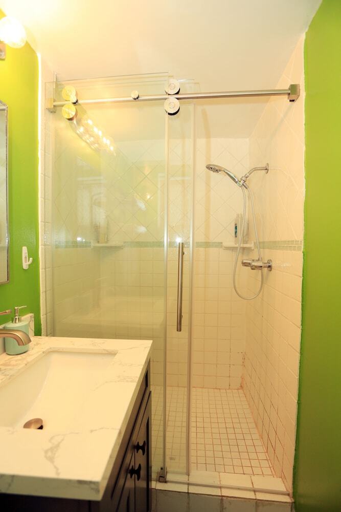 Independent Suite