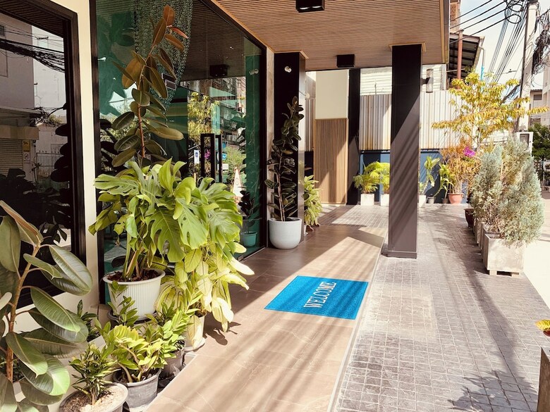 Thana Wisut Hotel