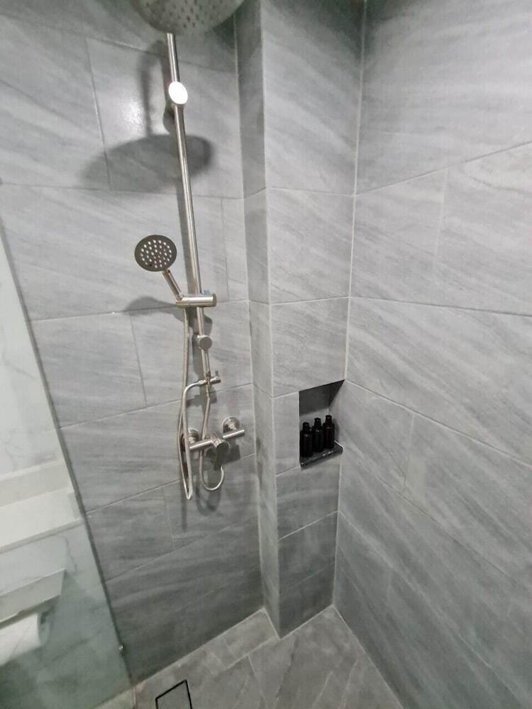 Thana Wisut Hotel