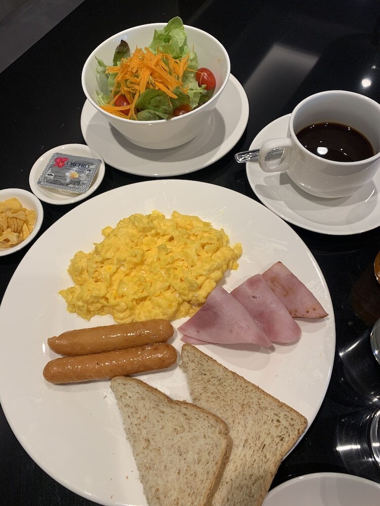 Thana Wisut Hotel