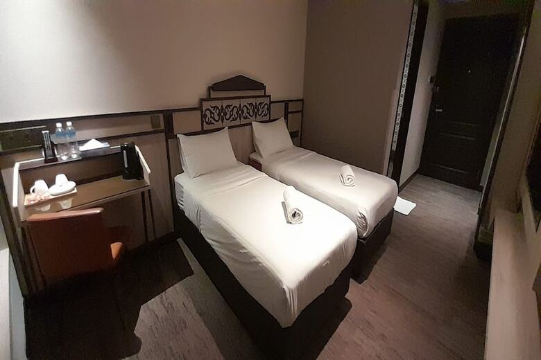 Lion Peak Hotel Hamilton