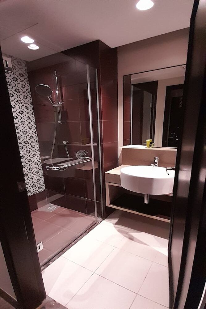 Lion Peak Hotel Hamilton