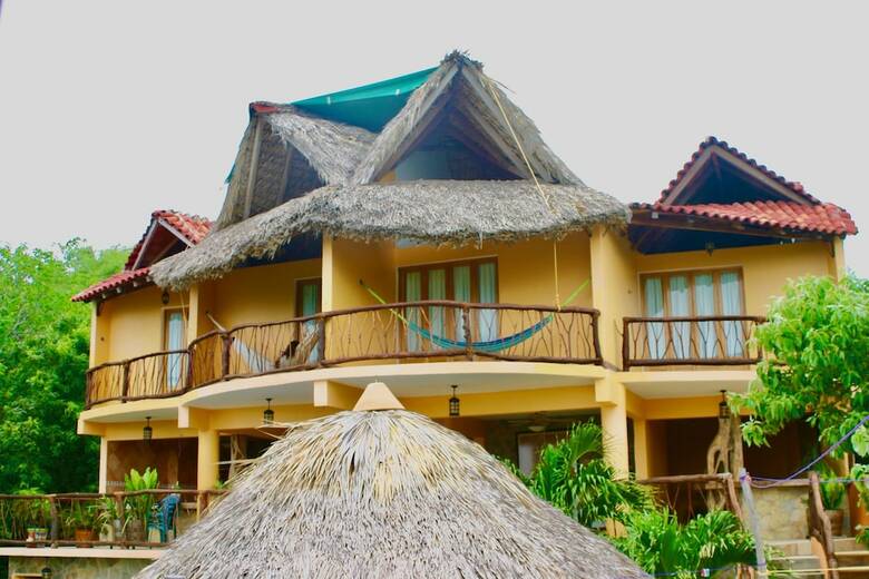 Hotel Caba�as Telay�