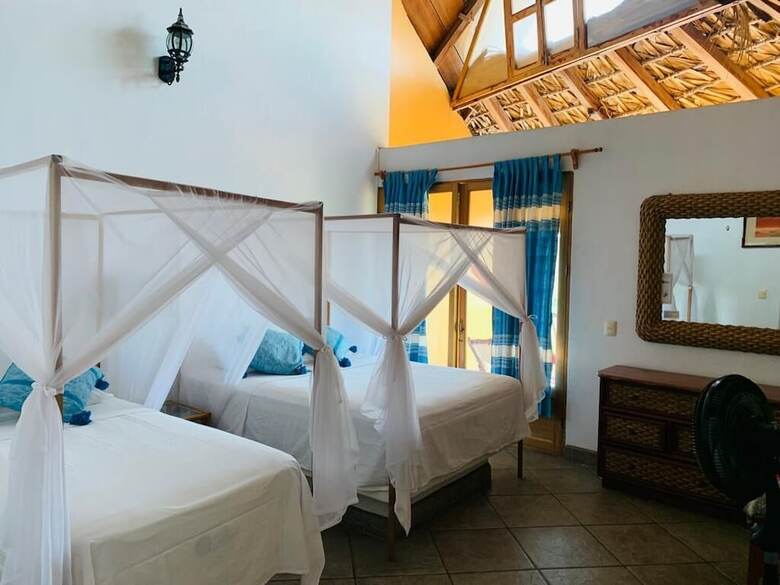 Hotel Caba�as Telay�