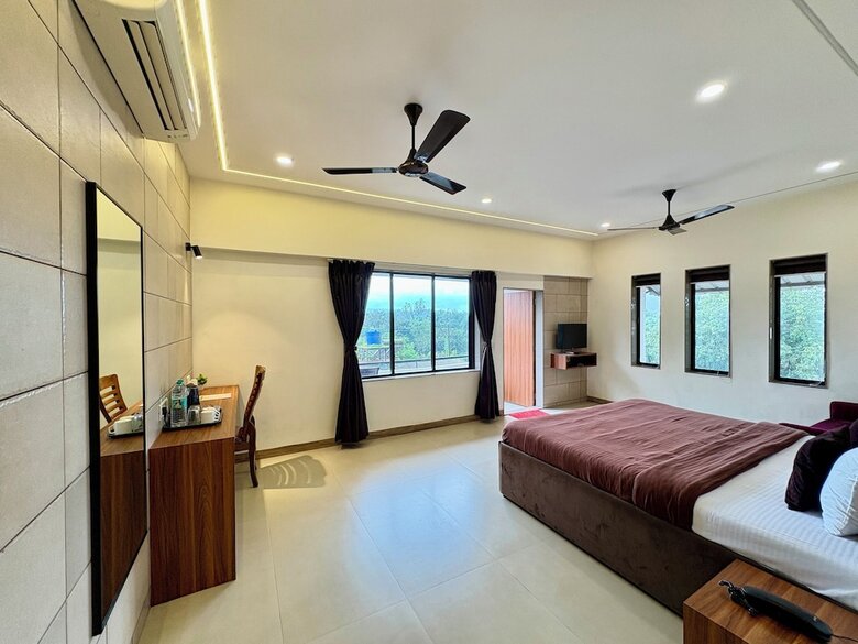 Girivihar Holiday Club - Pure Veg