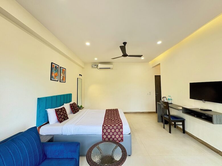 Girivihar Holiday Club - Pure Veg