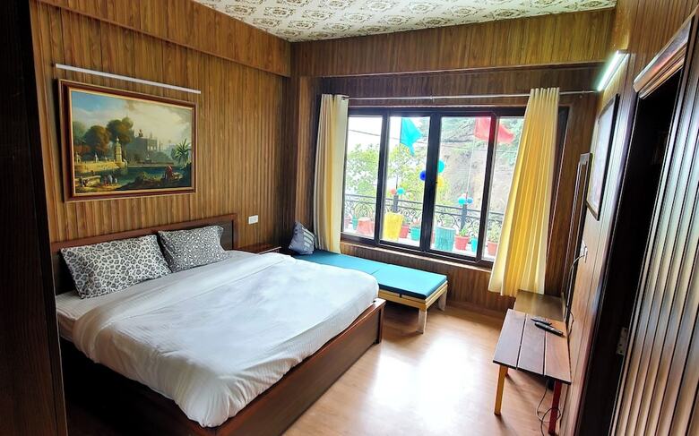 Hotel Casa Arhan Luxury Mussoorie Homestay