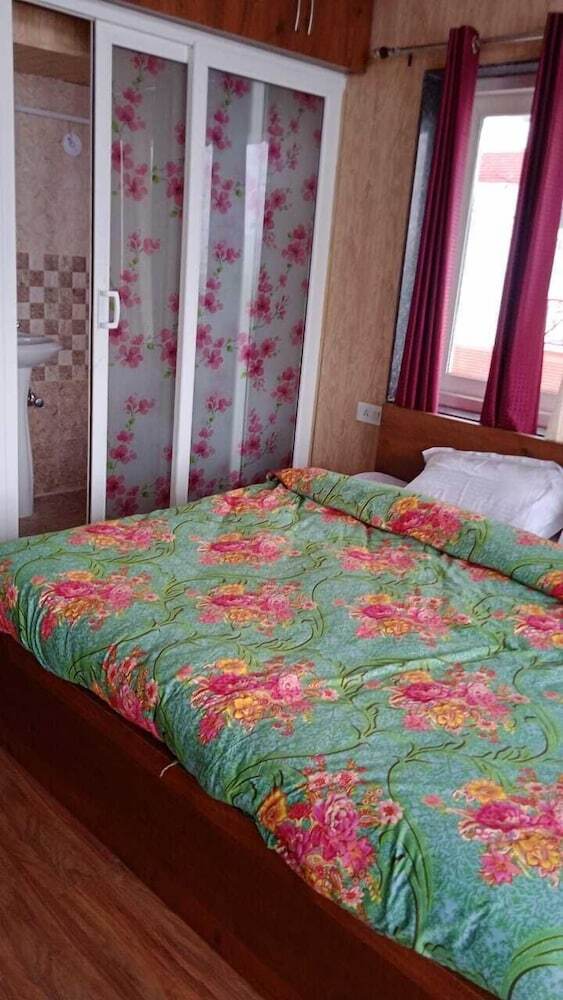 Hotel Casa Arhan Luxury Mussoorie Homestay