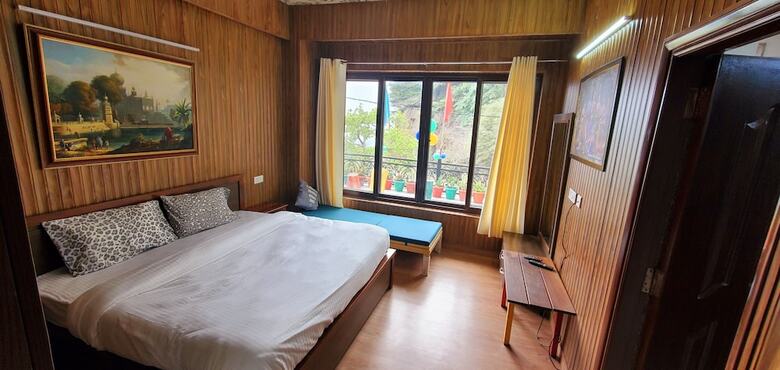 Hotel Casa Arhan Luxury Mussoorie Homestay