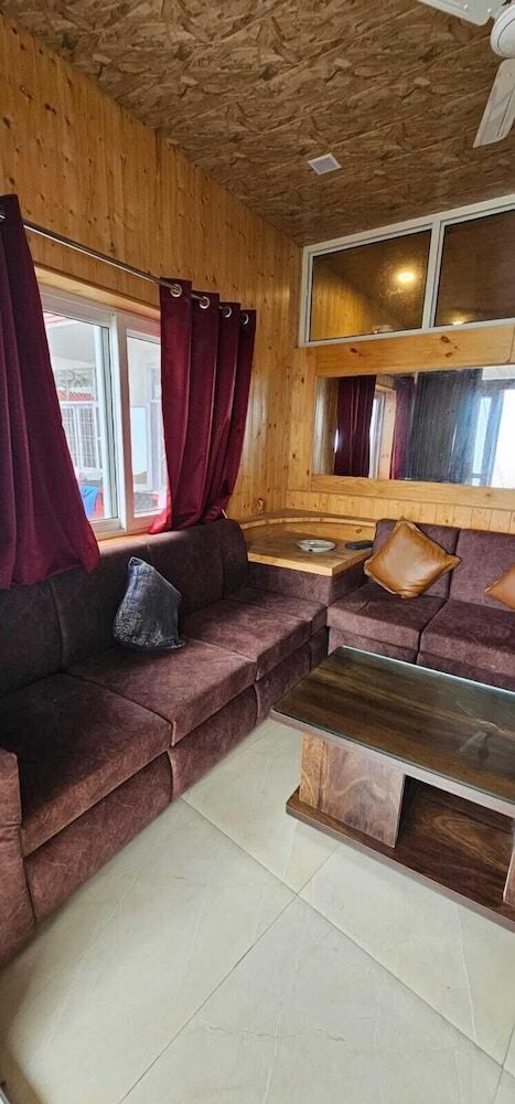 Hotel Casa Arhan Luxury Mussoorie Homestay