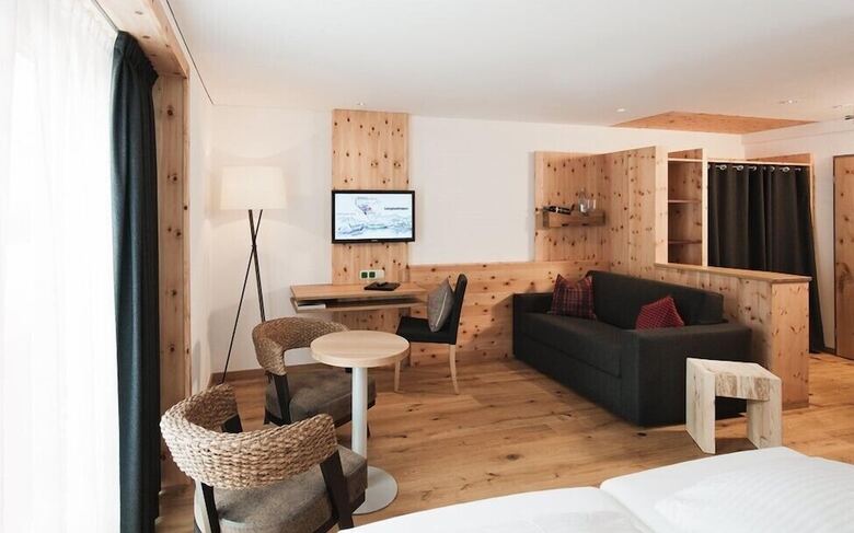 Mondschein Hotel And Chalet