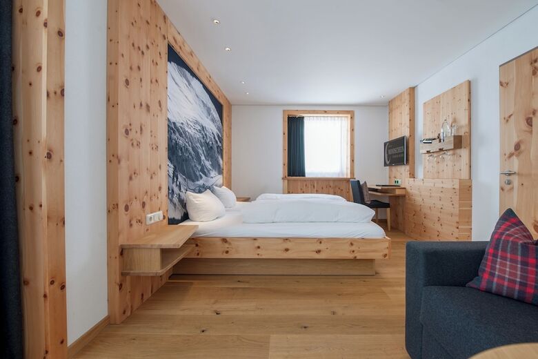 Mondschein Hotel And Chalet