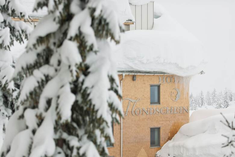 Mondschein Hotel And Chalet