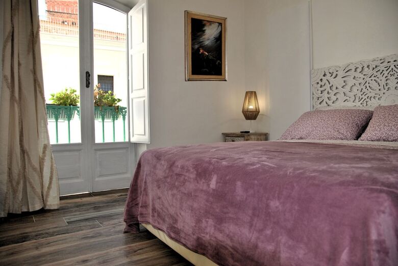 Room In B&B - Mariasofia Master Suite With Private Bathroom