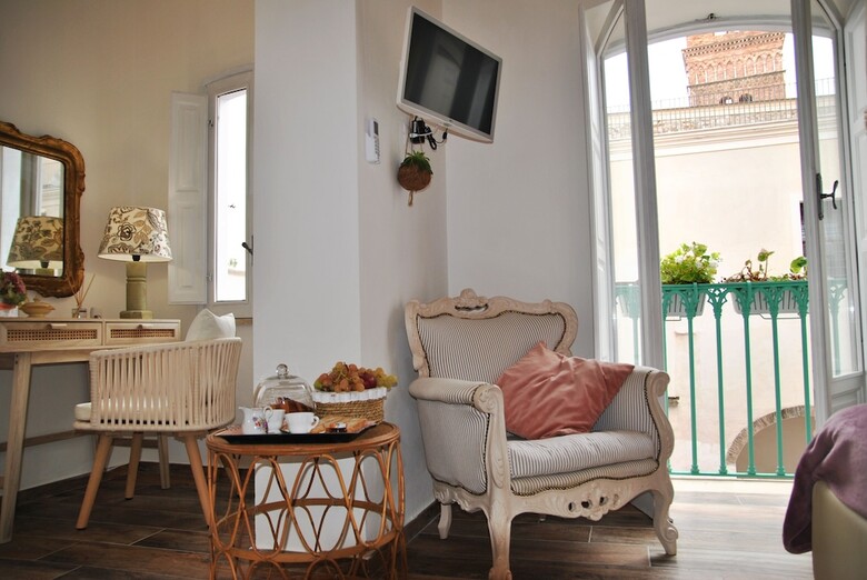Room In B&B - Mariasofia Master Suite With Private Bathroom