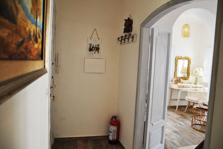 Room In B&B - Mariasofia Master Suite With Private Bathroom