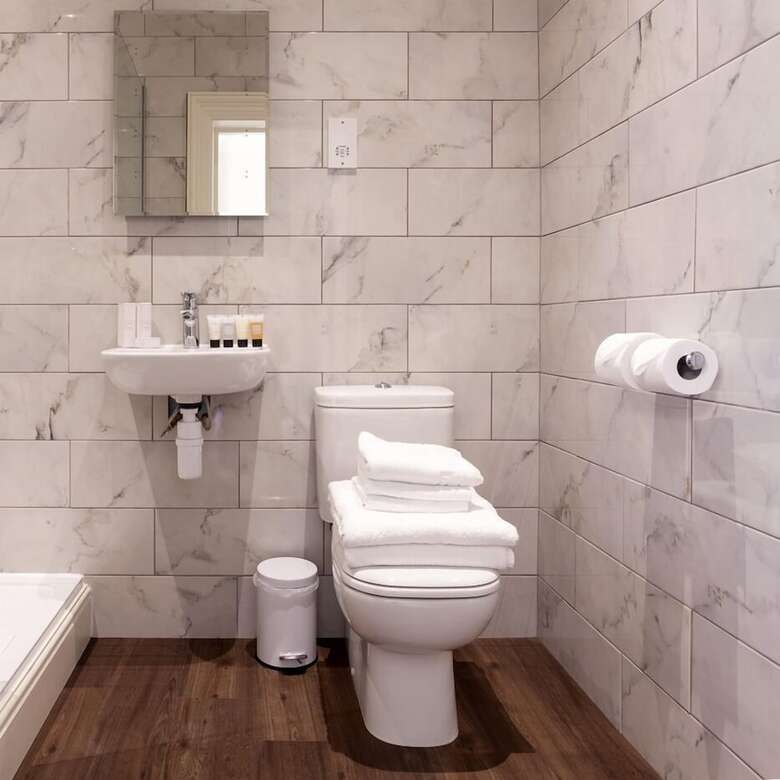 Hotel Winstanley House