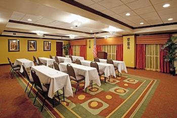 Holiday Inn Express Hotel & Suites Charleston-ashley Phosphate