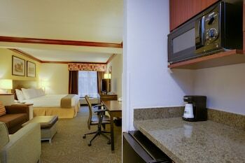 Holiday Inn Express Hotel & Suites Charleston-ashley Phosphate