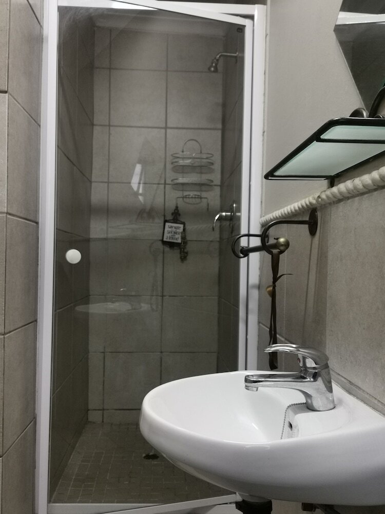 97 High Road Guest House