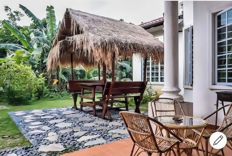 Villa Solihin