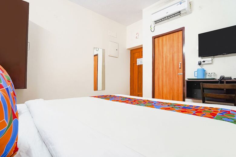 Hotel Fabexpress Epic Residency