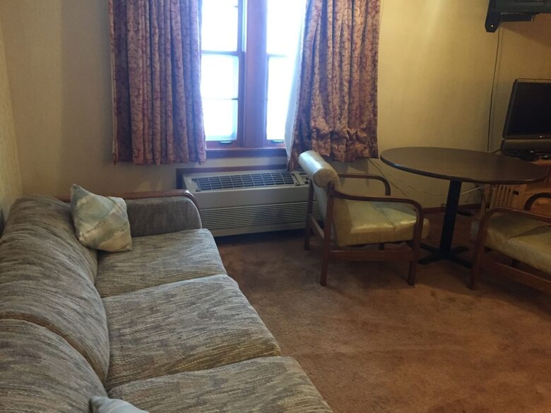 Du Wayne Motel