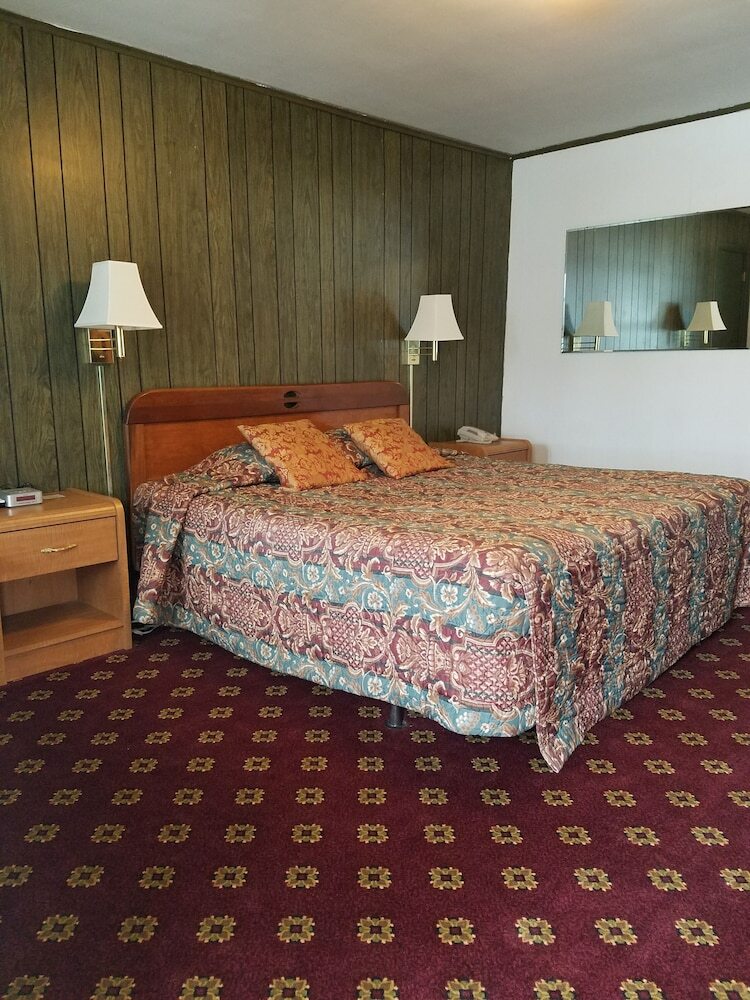 Du Wayne Motel