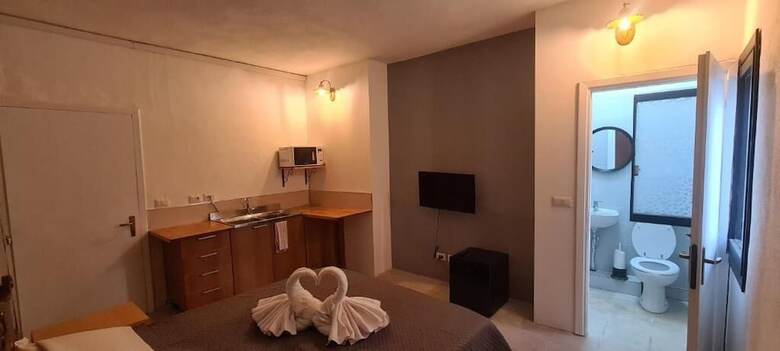 Bed & Breakfast Studio For Holiday