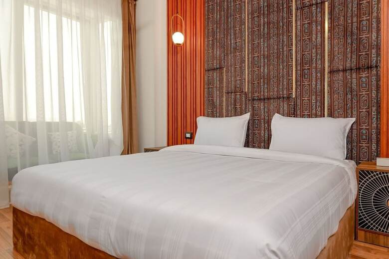 Aparthotel Guest House Paradise Top Roof Pyramids View