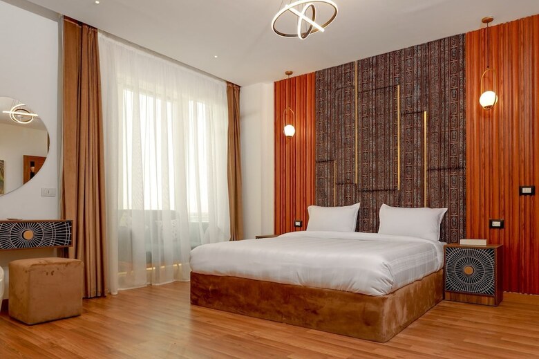 Aparthotel Guest House Paradise Top Roof Pyramids View