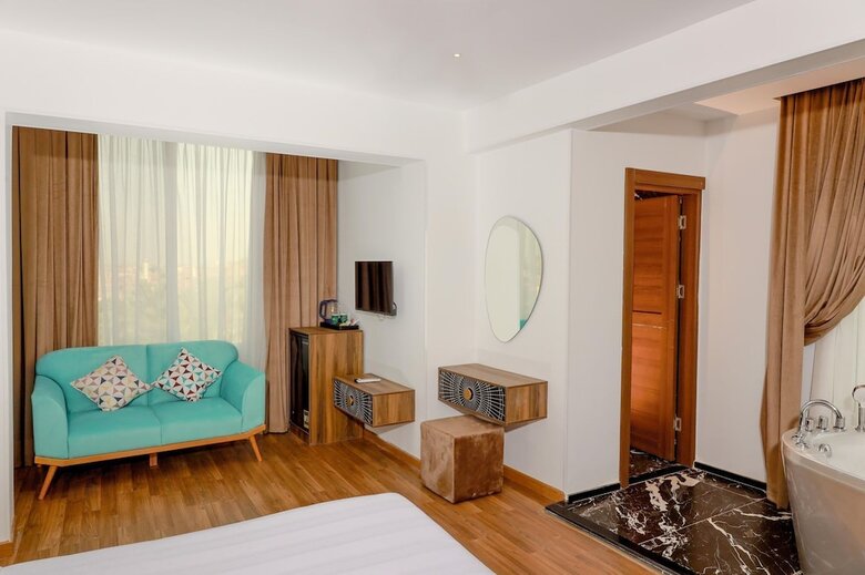 Aparthotel Guest House Paradise Top Roof Pyramids View
