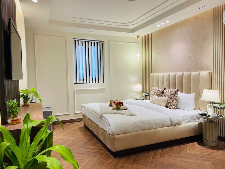 Hotel Roomshala 134 Premium Rooms Saket