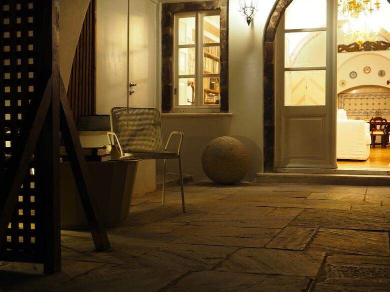 Hotel The Palm Rock Finikia Santorini