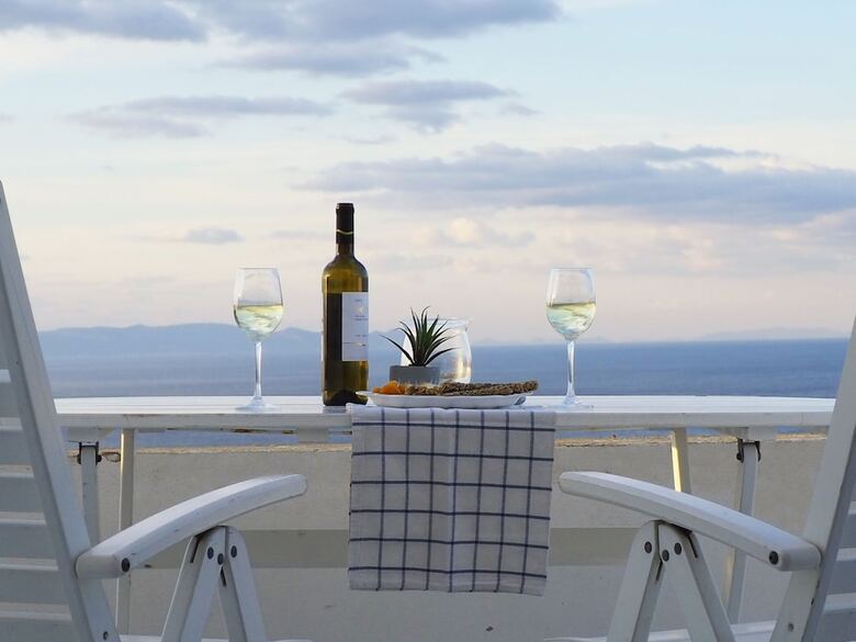 Hotel The Palm Rock Finikia Santorini