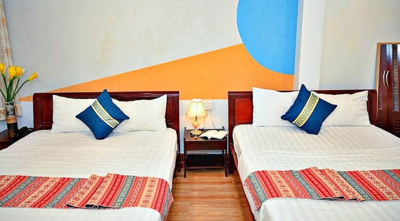 Hanz Cosmos Central Hotel