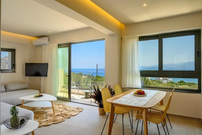 Roots Suites In Crete