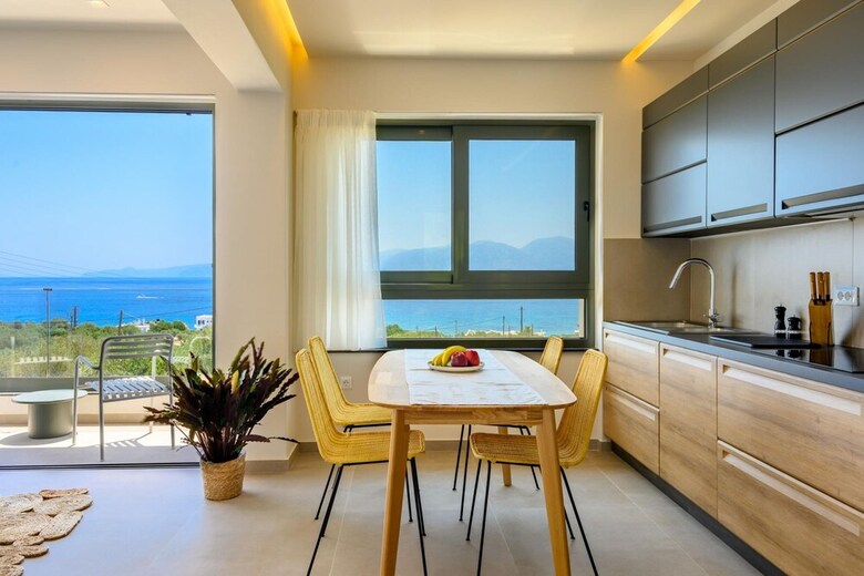 Roots Suites In Crete