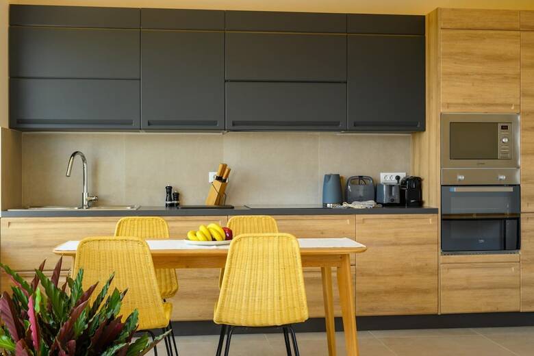 Roots Suites In Crete