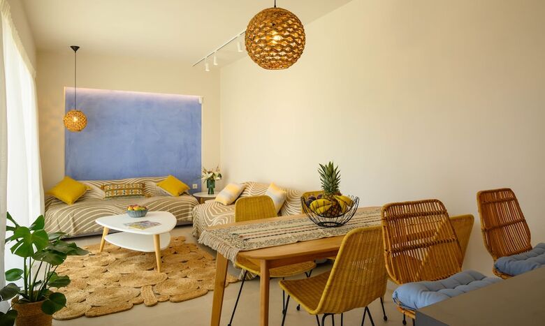 Roots Suites In Crete