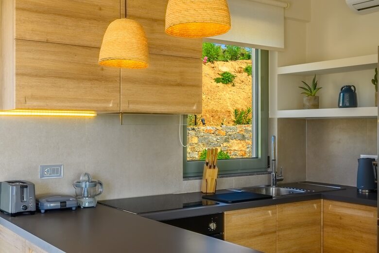 Roots Suites In Crete
