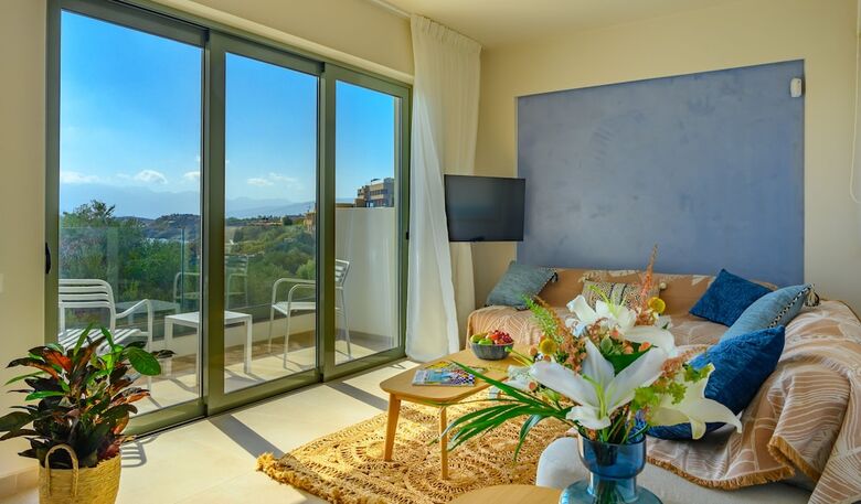 Roots Suites In Crete
