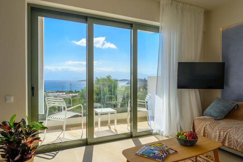Roots Suites In Crete