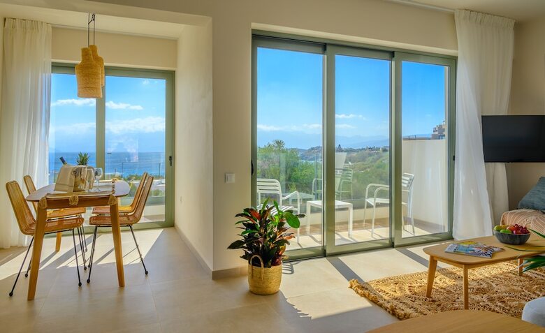 Roots Suites In Crete